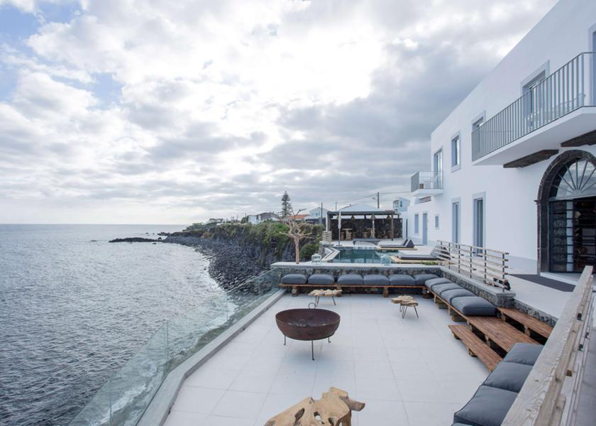 White Exclusive Suites & Villas