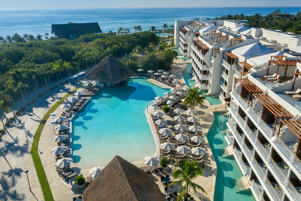 Ocean Riviera Paradise