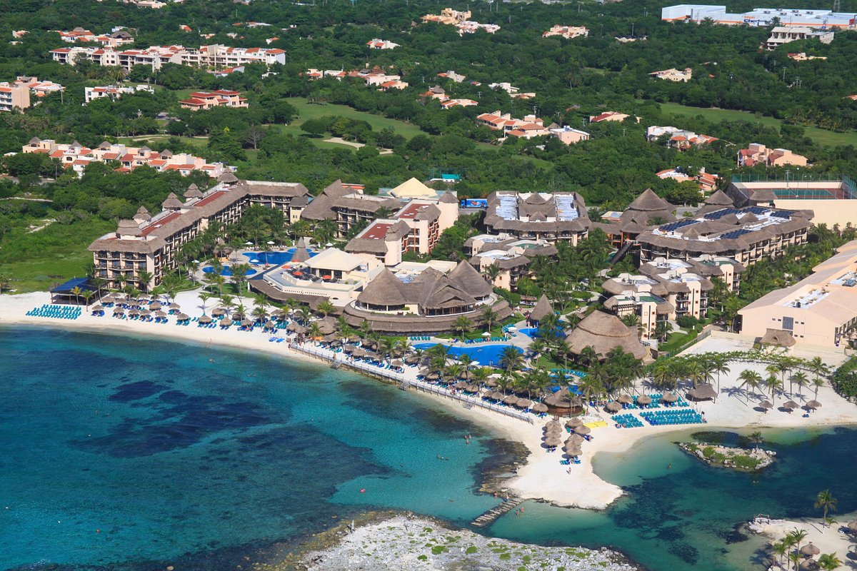 Catalonia Yucatan Beach