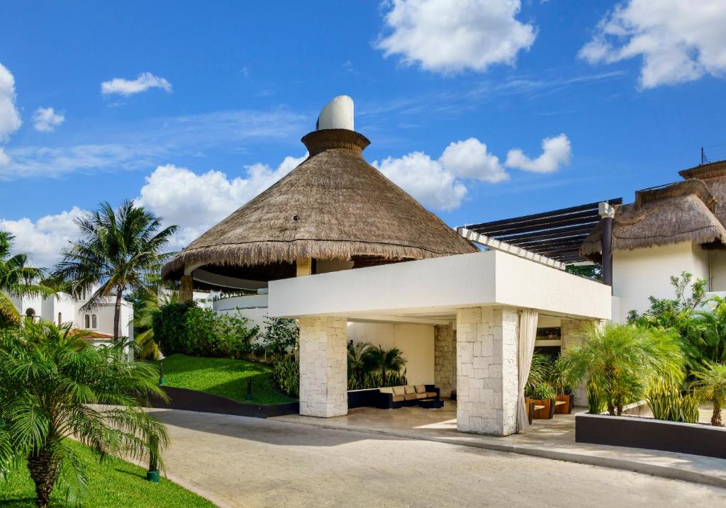The Reef Playacar